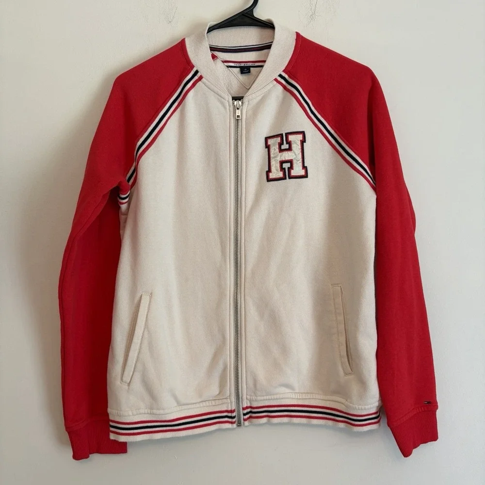 Tommy Hilfiger small snag